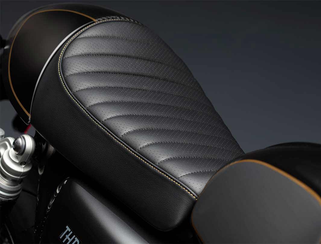 トライアンフ　スラクストンTFC 純正シート トライアンフ スラクストンTFC 純正シート Thruxton TFC | For the Ride